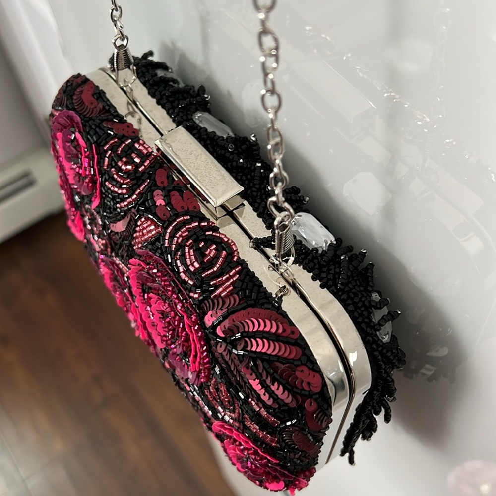 Elegant Floral Sequin Clutch - Picture 9 of 16